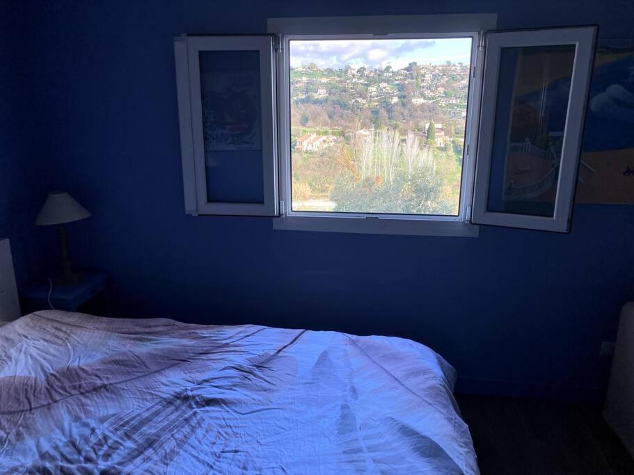 ラ・コル・シュル・ルーAgreable Chambre D'Hotes Avec Vue Sur Les Collinesアパートメント エクステリア 写真