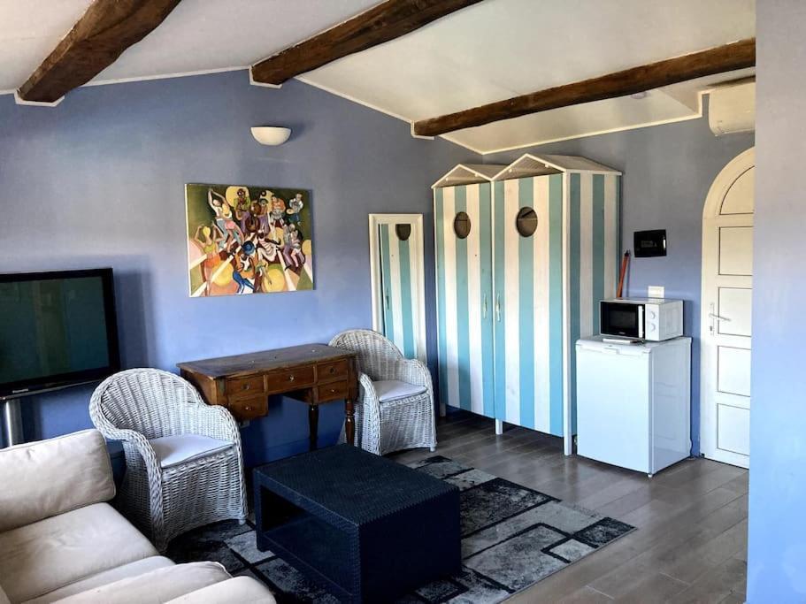 ラ・コル・シュル・ルーAgreable Chambre D'Hotes Avec Vue Sur Les Collinesアパートメント エクステリア 写真